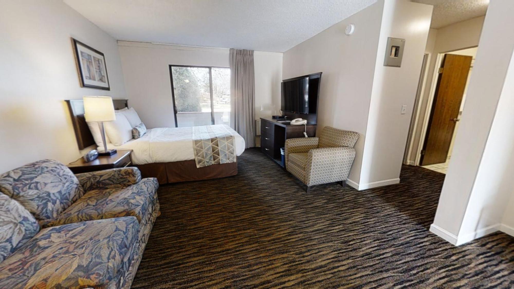 Suite 2 Queens a separate 1 Bedroom Kitchen Non-Pet Friendly,1676737499:JPEG